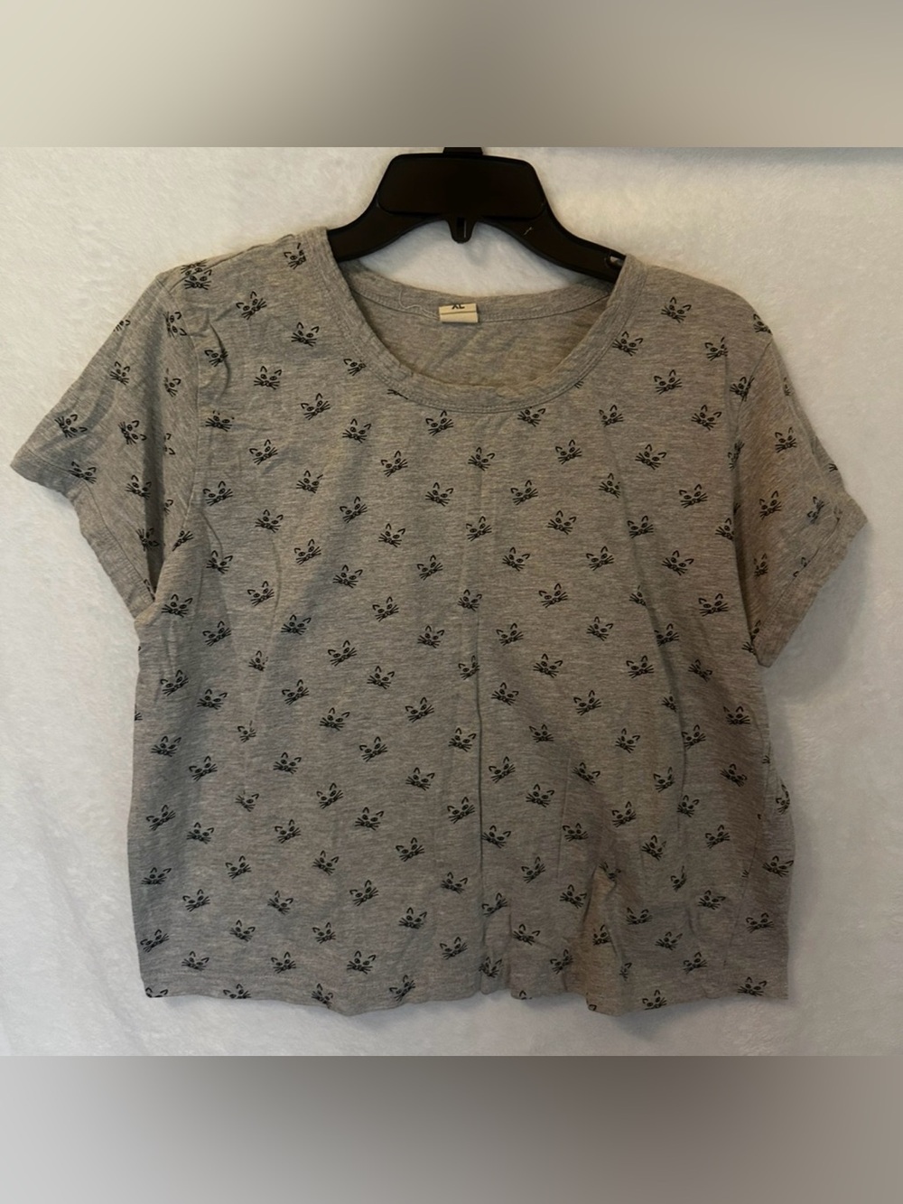 #1038 Gray Short Sleeve Crop Top with Kitten Face Print SZ XL